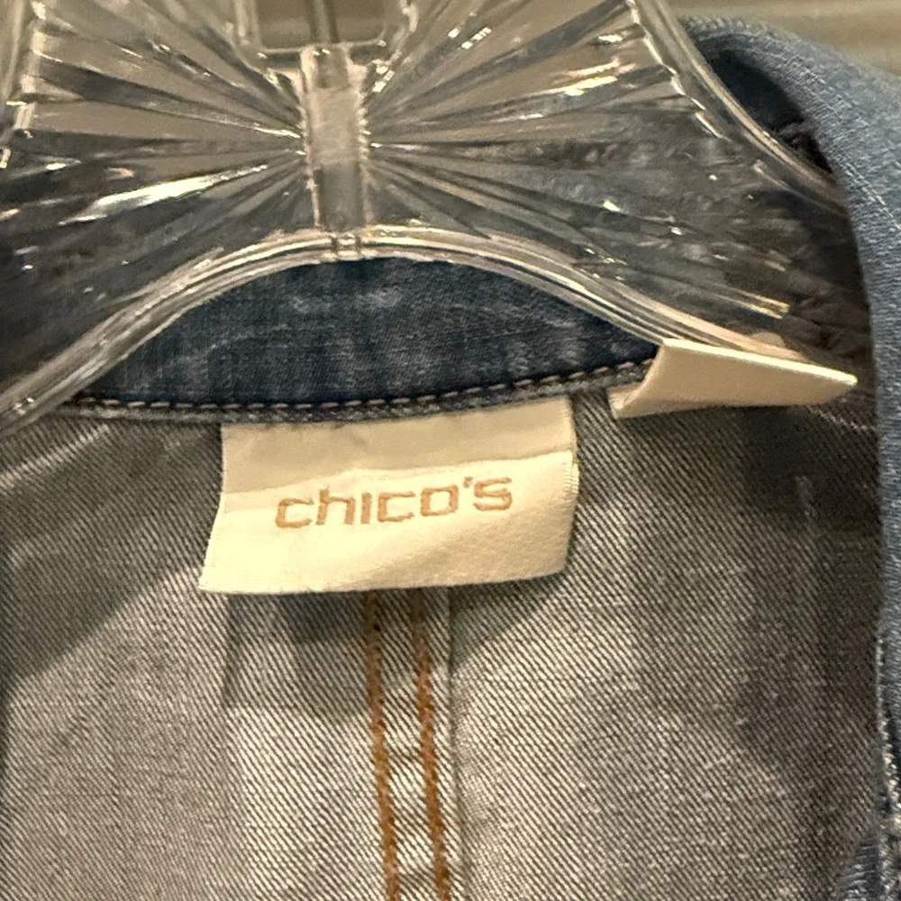 NWOT Chico’s Modern Denim Trench Jacket size Medium - Picture 3 of 7